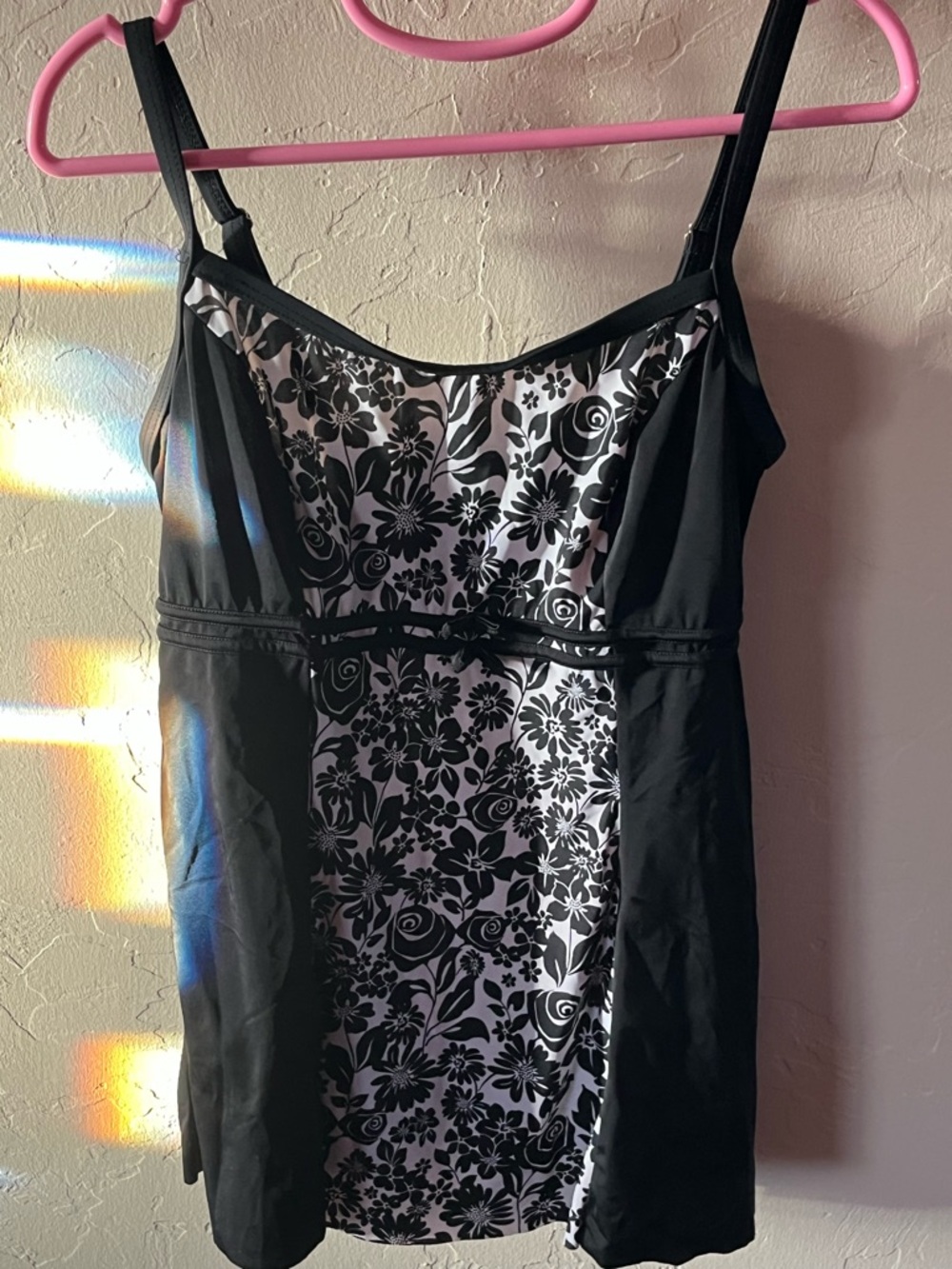 Black Floral Lace-Panel Tank top with Adjustable Straps